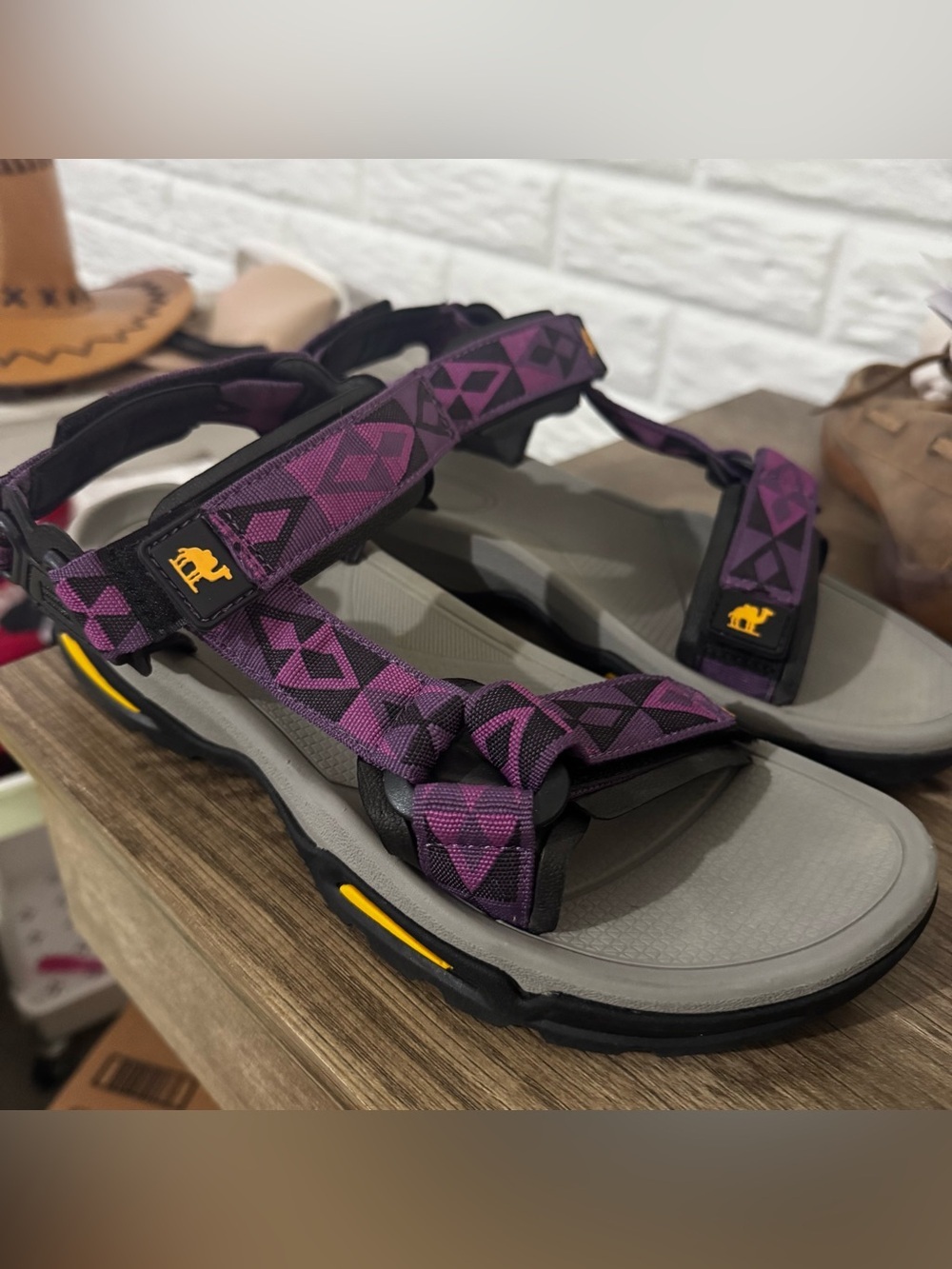 Camel Crown Sandals Men’s Size 9 Purple Gray Hiking Outdoor Water Beach